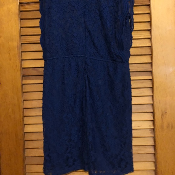 Blue lace dress - Picture 4 of 5